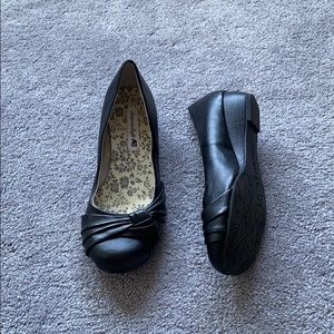 Black wedge flats